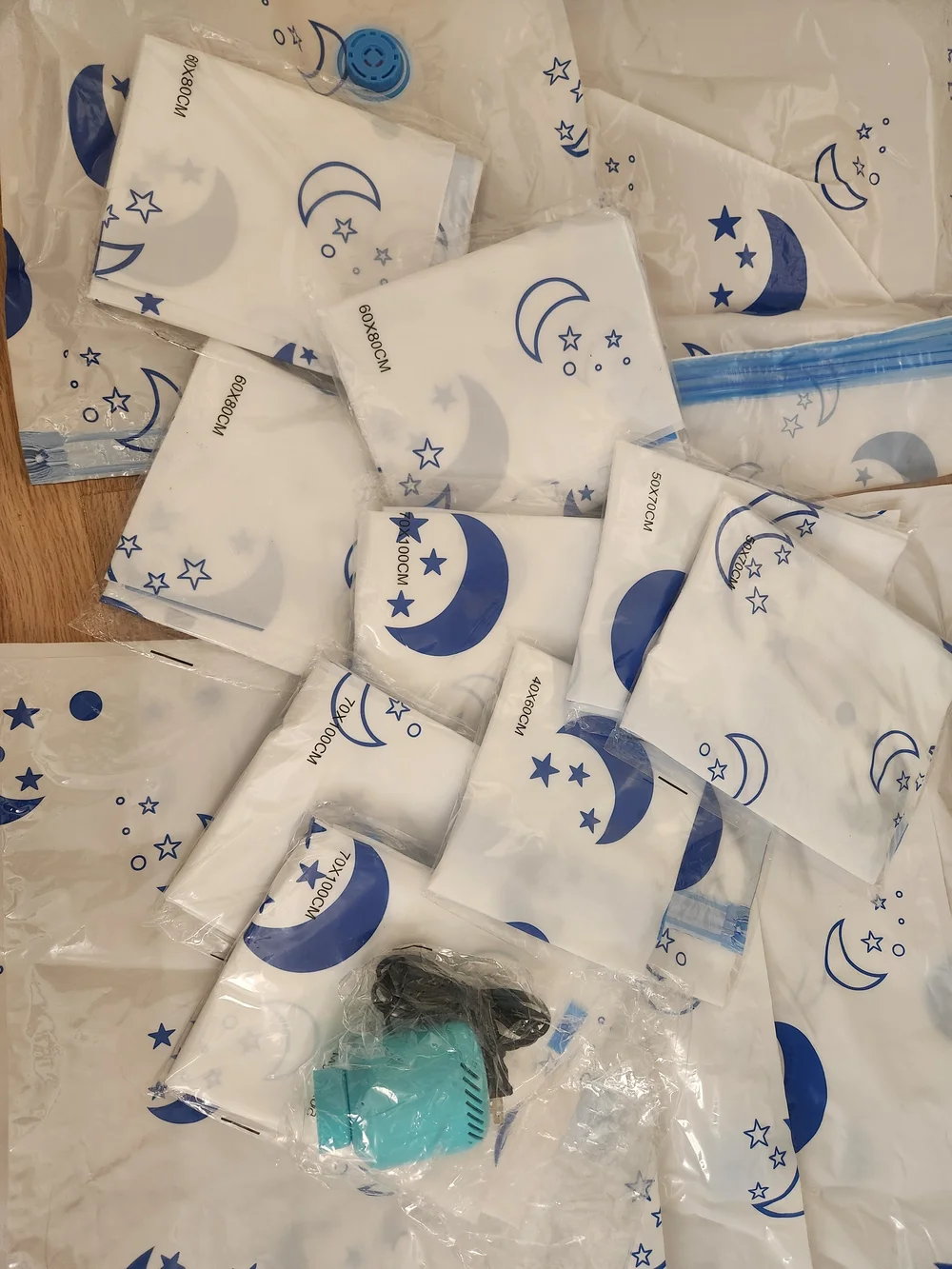 ​15-Piece Vacuum Storage Space Saver Bags & Electric Pump Bundle (Moon & Stars)